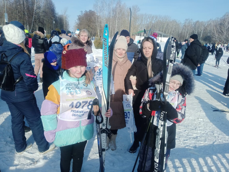 Учащиеся школы приняли активное участие в лыжных гонках..